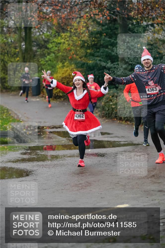 07.12.2025 - St. Pauli X-Mass-Run No. 15 Michael Burmester http://msf.ph/oto/9411585 07.12.2025 09:59:46 Laufen 4362, 4363 meine-sportfotos.de