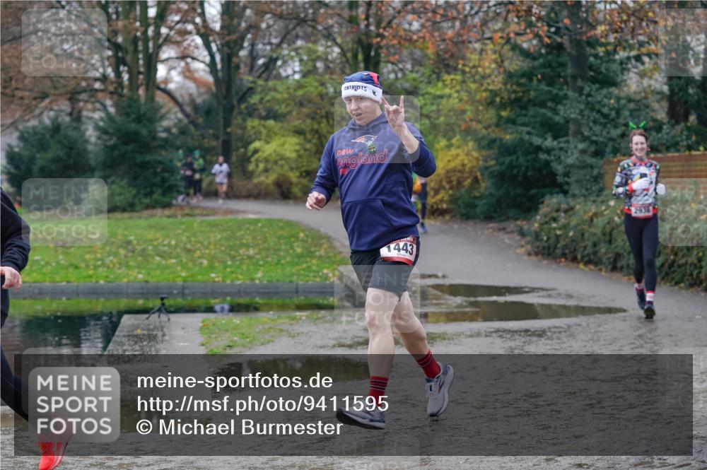 07.12.2025 - St. Pauli X-Mass-Run No. 15 Michael Burmester http://msf.ph/oto/9411595 07.12.2025 11:42:34 Laufen 1443, 2936 meine-sportfotos.de