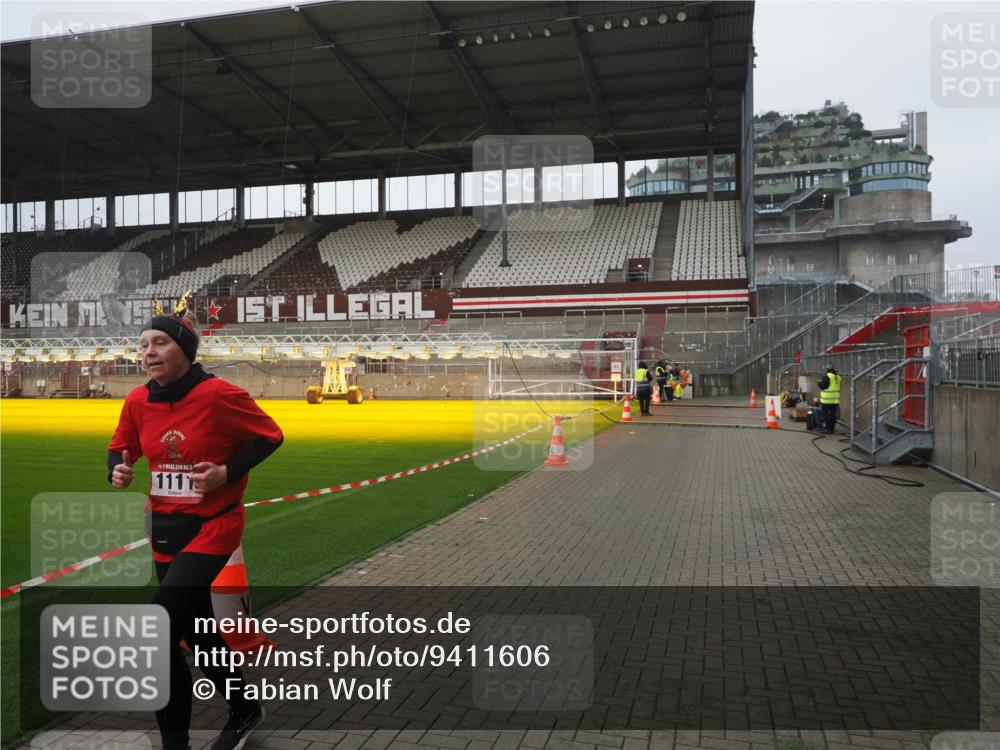 07.12.2025 - St. Pauli X-Mass-Run No. 15 Fabian Wolf http://msf.ph/oto/9411606 07.12.2025 11:13:39 Ziel 585, 1111, 1114, 2773 meine-sportfotos.de