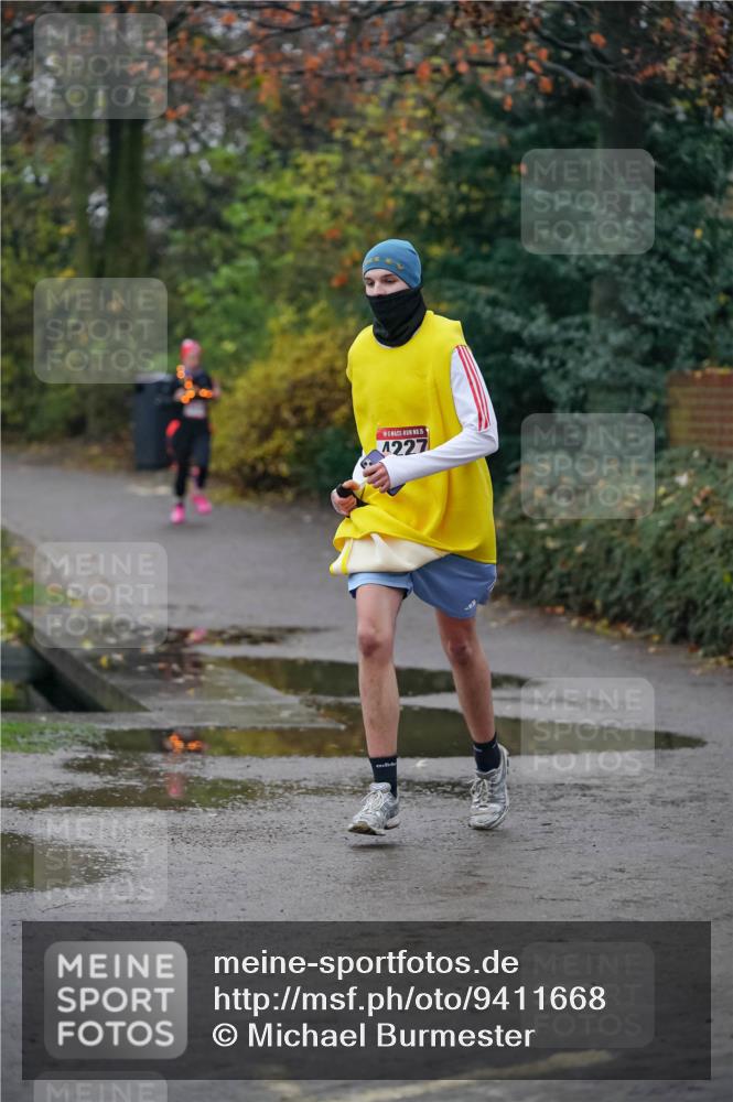 07.12.2025 - St. Pauli X-Mass-Run No. 15 Michael Burmester http://msf.ph/oto/9411668 07.12.2025 09:59:58 Laufen 15, 1227 meine-sportfotos.de