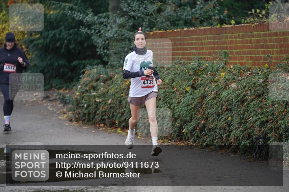 07.12.2025 - St. Pauli X-Mass-Run No. 15 Michael Burmester http://msf.ph/oto/9411673 07.12.2025 11:42:45 Laufen 3837, 4733 meine-sportfotos.de