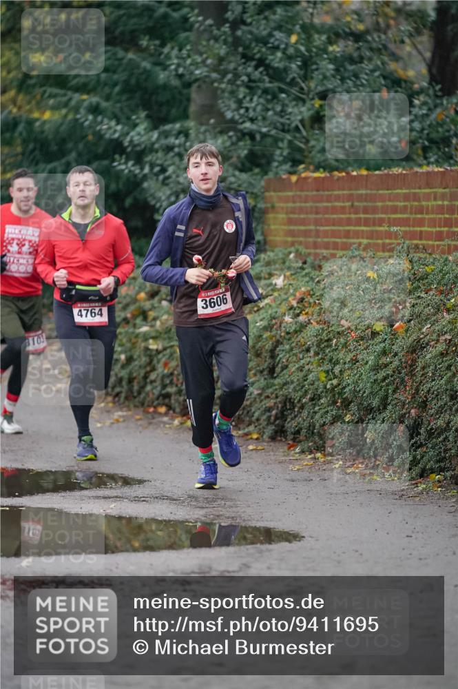 07.12.2025 - St. Pauli X-Mass-Run No. 15 Michael Burmester http://msf.ph/oto/9411695 07.12.2025 10:00:07 Laufen 1000, 8103, 4764, 3606 meine-sportfotos.de