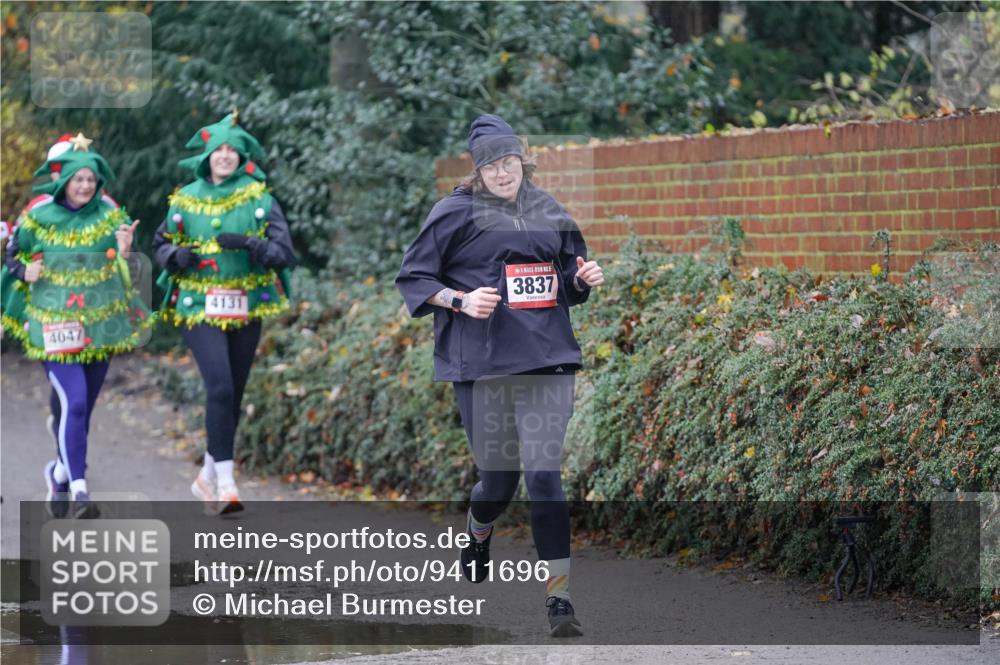 07.12.2025 - St. Pauli X-Mass-Run No. 15 Michael Burmester http://msf.ph/oto/9411696 07.12.2025 11:42:48 Laufen 4131, 4047, 5, 3837 meine-sportfotos.de