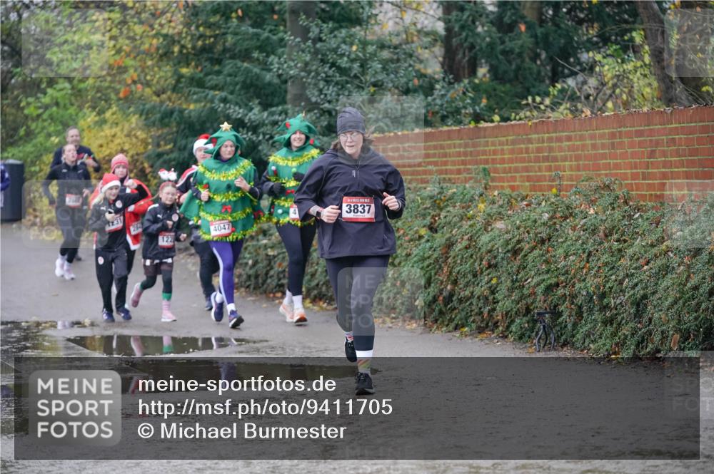 07.12.2025 - St. Pauli X-Mass-Run No. 15 Michael Burmester http://msf.ph/oto/9411705 07.12.2025 11:42:49 Laufen 122, 4047, 3837 meine-sportfotos.de
