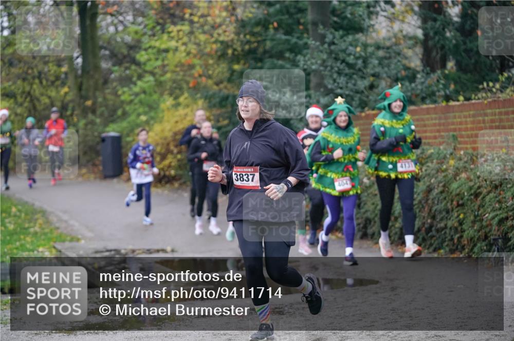 07.12.2025 - St. Pauli X-Mass-Run No. 15 Michael Burmester http://msf.ph/oto/9411714 07.12.2025 11:42:50 Laufen 15, 3837, 4047, 4131 meine-sportfotos.de