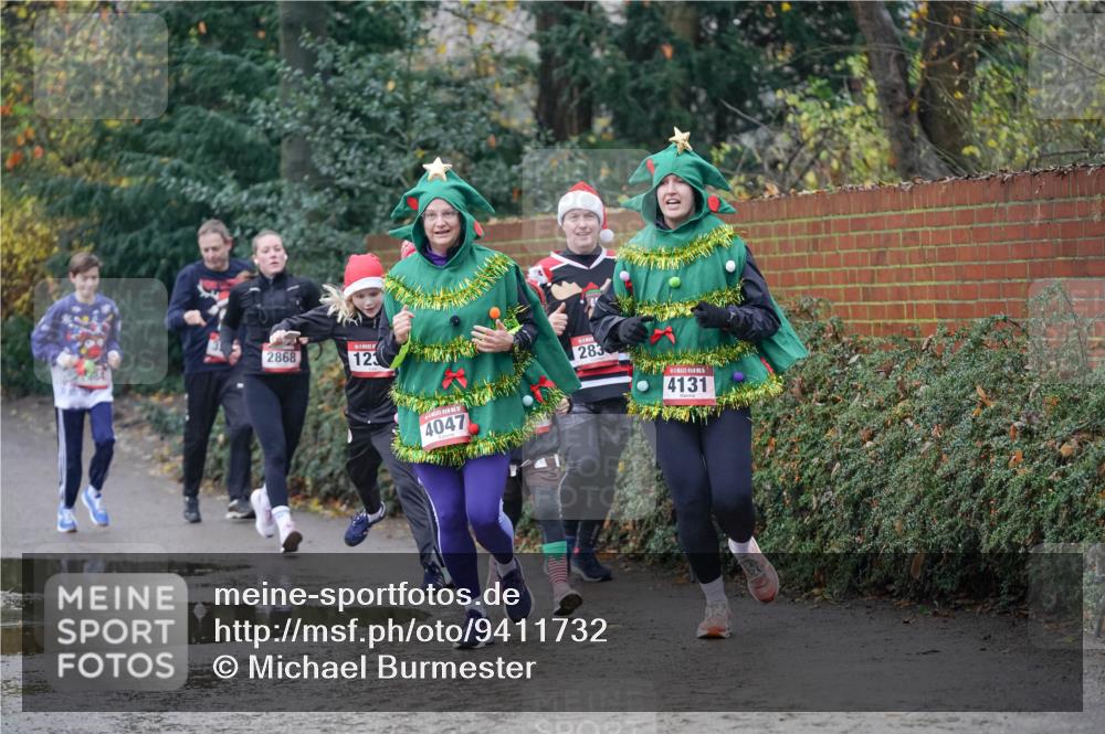 07.12.2025 - St. Pauli X-Mass-Run No. 15 Michael Burmester http://msf.ph/oto/9411732 07.12.2025 11:42:52 Laufen 2868, 84, 123, 4047, 283, 4131 meine-sportfotos.de