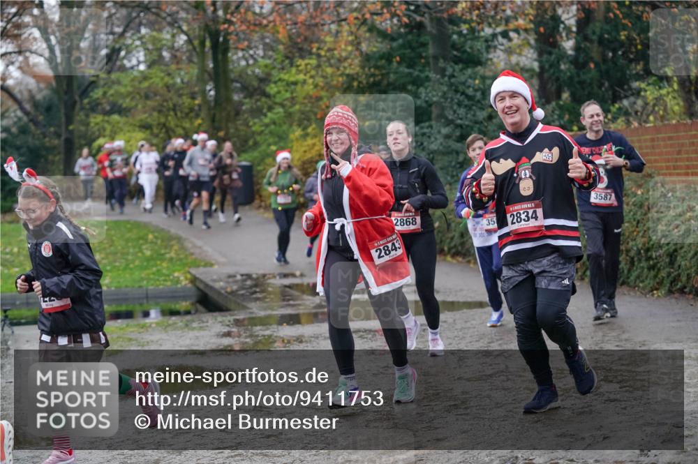 07.12.2025 - St. Pauli X-Mass-Run No. 15 Michael Burmester http://msf.ph/oto/9411753 07.12.2025 11:42:56 Laufen 2868, 2843, 15, 35, 2834, 3587 meine-sportfotos.de