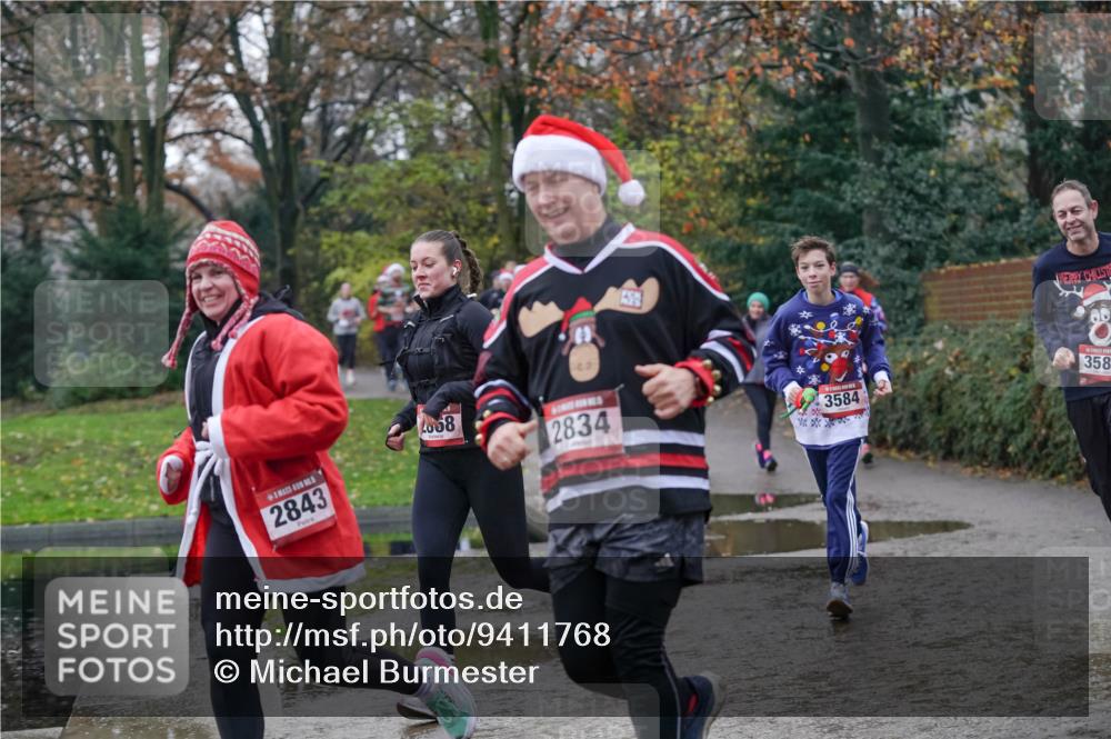 07.12.2025 - St. Pauli X-Mass-Run No. 15 Michael Burmester http://msf.ph/oto/9411768 07.12.2025 11:42:57 Laufen 268, 2834, 2843, 3584, 358 meine-sportfotos.de