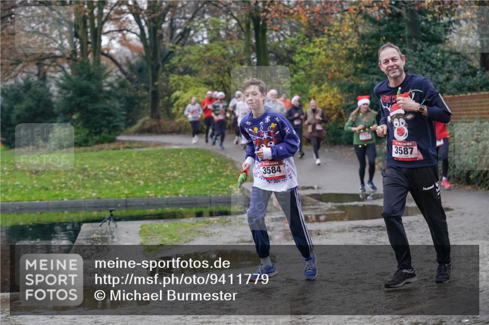 07.12.2025 - St. Pauli X-Mass-Run No. 15 Michael Burmester http://msf.ph/oto/9411779 07.12.2025 11:42:58 Laufen 3584, 27538, 3587 meine-sportfotos.de