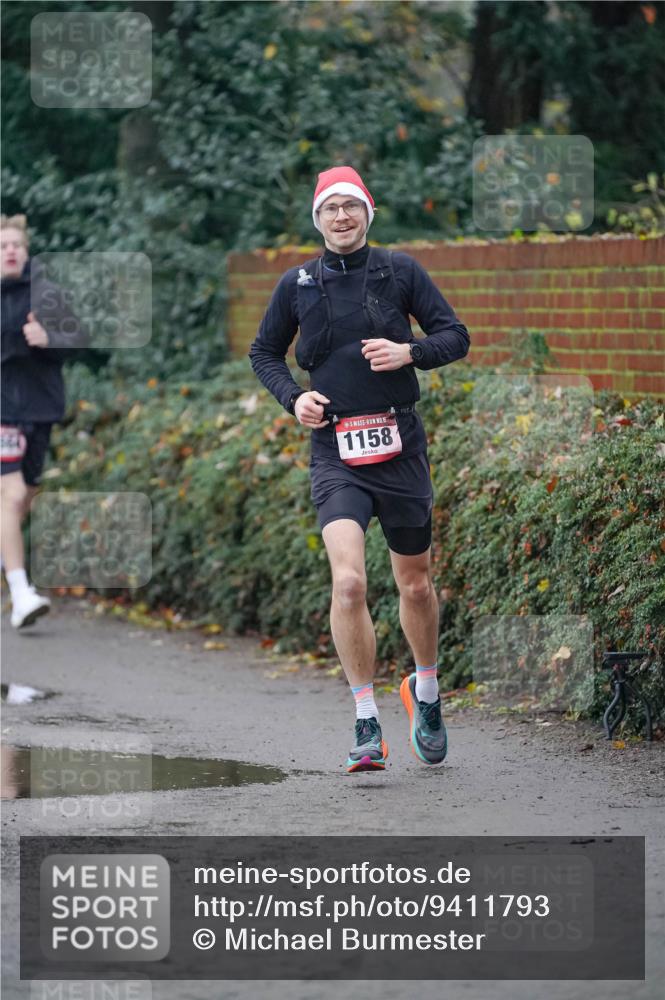 07.12.2025 - St. Pauli X-Mass-Run No. 15 Michael Burmester http://msf.ph/oto/9411793 07.12.2025 10:00:19 Laufen 15, 1158 meine-sportfotos.de