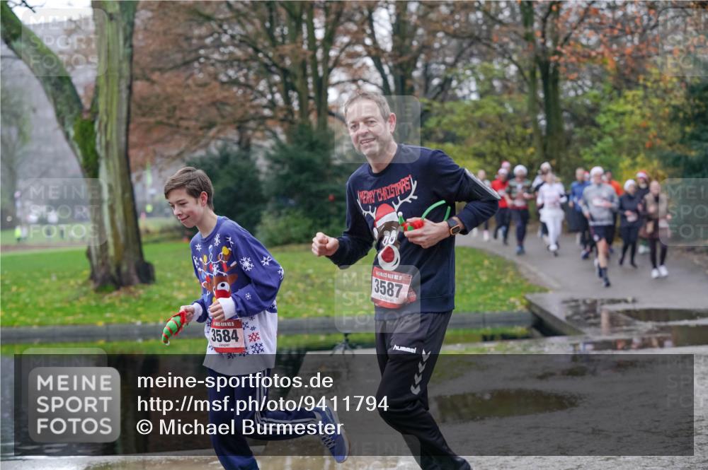 07.12.2025 - St. Pauli X-Mass-Run No. 15 Michael Burmester http://msf.ph/oto/9411794 07.12.2025 11:42:58 Laufen 15, 3584, 15, 3587 meine-sportfotos.de