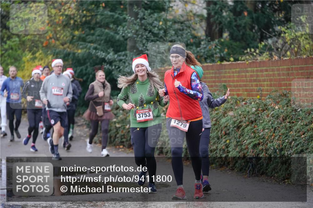 07.12.2025 - St. Pauli X-Mass-Run No. 15 Michael Burmester http://msf.ph/oto/9411800 07.12.2025 11:43:00 Laufen 1445, 3753, 1279 meine-sportfotos.de