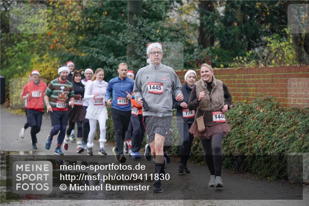 07.12.2025 - St. Pauli X-Mass-Run No. 15 Michael Burmester http://msf.ph/oto/9411830 07.12.2025 11:43:04 Laufen 2822, xxxx2, 4102, 4152, 4253, 463, 1445, 778, 1444 meine-sportfotos.de