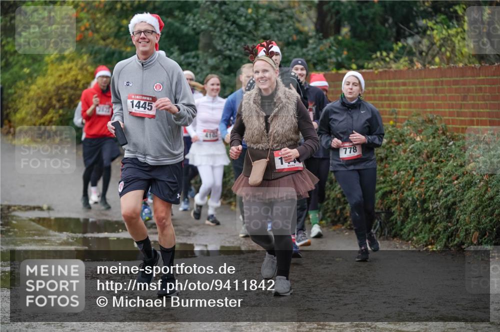 07.12.2025 - St. Pauli X-Mass-Run No. 15 Michael Burmester http://msf.ph/oto/9411842 07.12.2025 11:43:05 Laufen 15, 1445, 778 meine-sportfotos.de