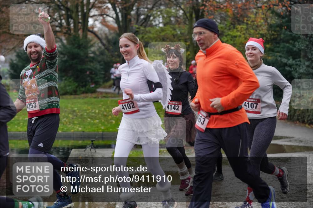 07.12.2025 - St. Pauli X-Mass-Run No. 15 Michael Burmester http://msf.ph/oto/9411910 07.12.2025 11:43:10 Laufen 1253, 4102, 15, 4142, 63, 15, 4107 meine-sportfotos.de