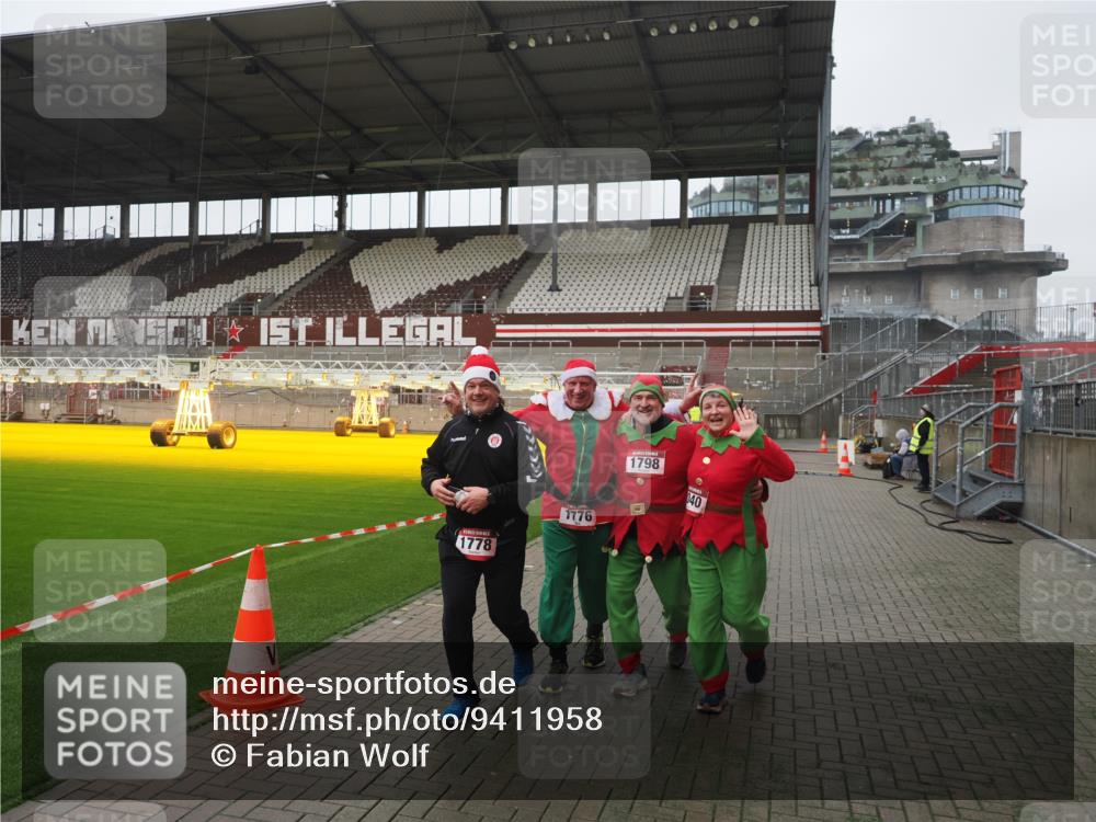 07.12.2025 - St. Pauli X-Mass-Run No. 15 Fabian Wolf http://msf.ph/oto/9411958 07.12.2025 11:14:52 Ziel 922, 1778, 1798, 1804, 1807, 2211, 4010 meine-sportfotos.de