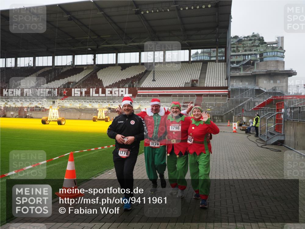 07.12.2025 - St. Pauli X-Mass-Run No. 15 Fabian Wolf http://msf.ph/oto/9411961 07.12.2025 11:14:52 Ziel 922, 1778, 1798, 1804, 1807, 2211, 4010 meine-sportfotos.de