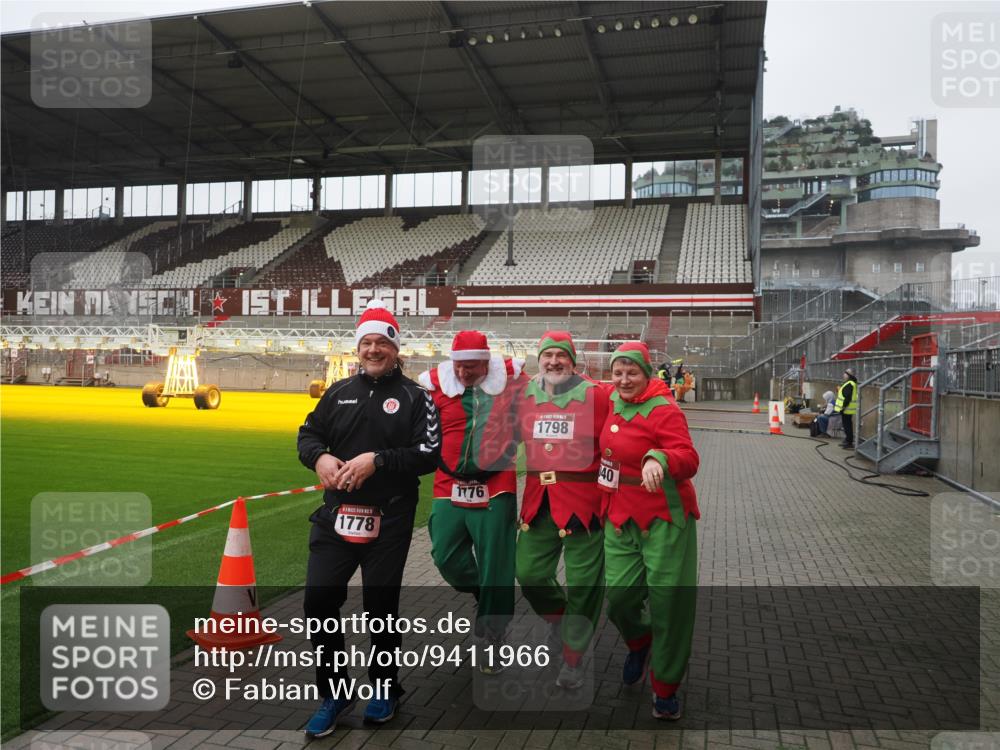 07.12.2025 - St. Pauli X-Mass-Run No. 15 Fabian Wolf http://msf.ph/oto/9411966 07.12.2025 11:14:53 Ziel 922, 1778, 1798, 1804, 1807, 4010 meine-sportfotos.de