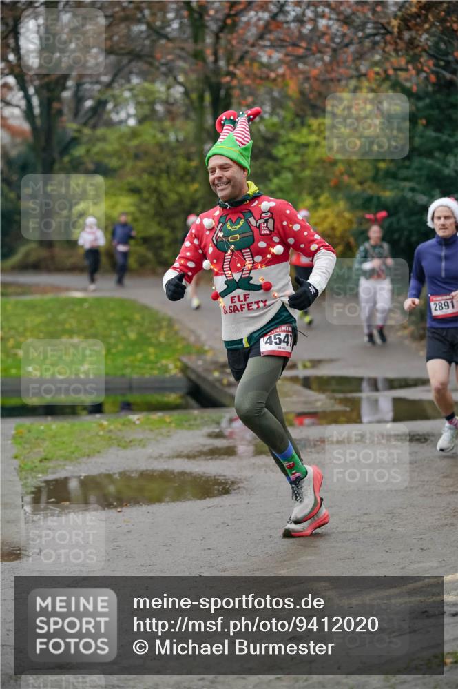 07.12.2025 - St. Pauli X-Mass-Run No. 15 Michael Burmester http://msf.ph/oto/9412020 07.12.2025 10:00:47 Laufen 454, 2891 meine-sportfotos.de