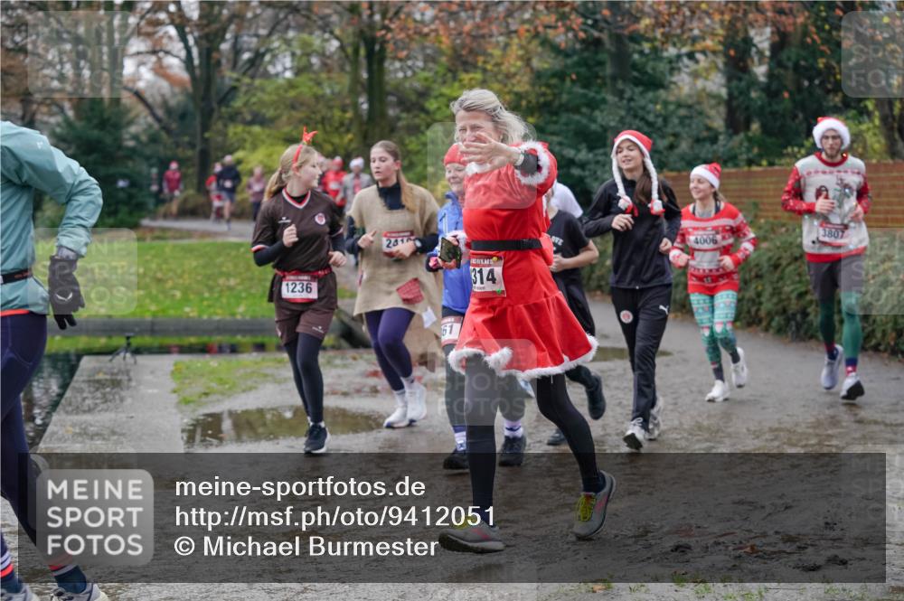 07.12.2025 - St. Pauli X-Mass-Run No. 15 Michael Burmester http://msf.ph/oto/9412051 07.12.2025 11:43:25 Laufen 1236, 201, 314, 4006, 3807, 61 meine-sportfotos.de