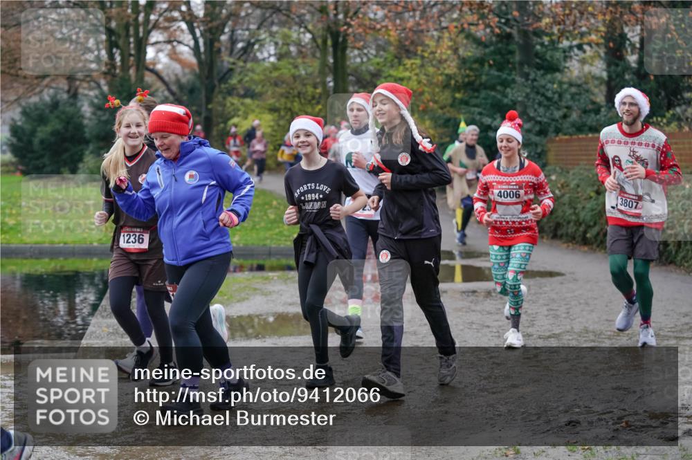 07.12.2025 - St. Pauli X-Mass-Run No. 15 Michael Burmester http://msf.ph/oto/9412066 07.12.2025 11:43:26 Laufen 1236, 1994, 4006, 3807 meine-sportfotos.de