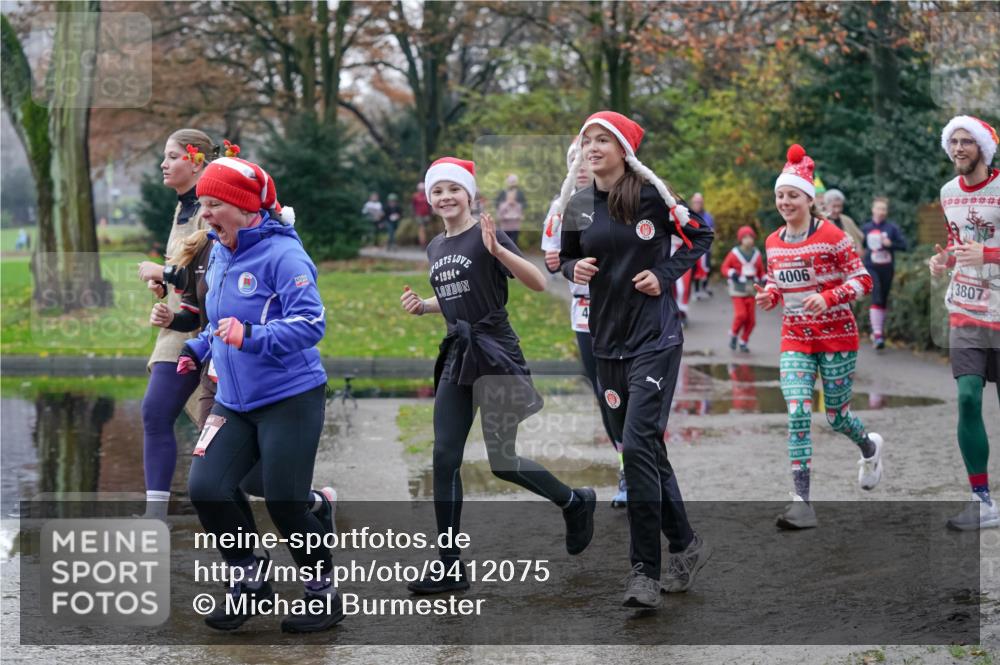 07.12.2025 - St. Pauli X-Mass-Run No. 15 Michael Burmester http://msf.ph/oto/9412075 07.12.2025 11:43:26 Laufen 1994, 4006, 3807 meine-sportfotos.de