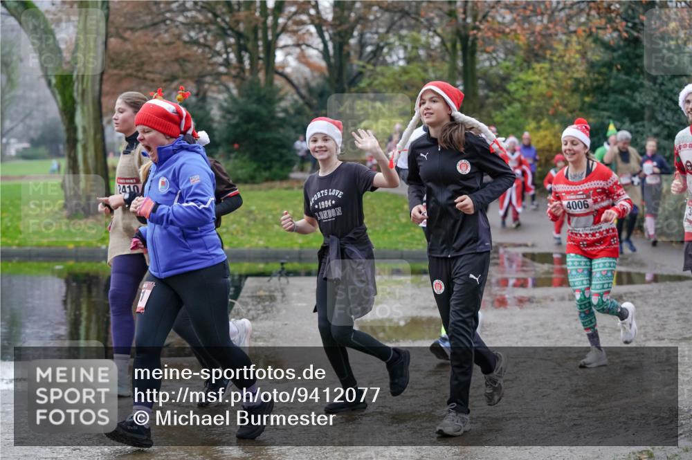 07.12.2025 - St. Pauli X-Mass-Run No. 15 Michael Burmester http://msf.ph/oto/9412077 07.12.2025 11:43:26 Laufen 2410, 1994, 4006 meine-sportfotos.de