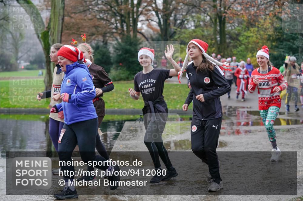 07.12.2025 - St. Pauli X-Mass-Run No. 15 Michael Burmester http://msf.ph/oto/9412080 07.12.2025 11:43:26 Laufen 241, 1994, 4006 meine-sportfotos.de