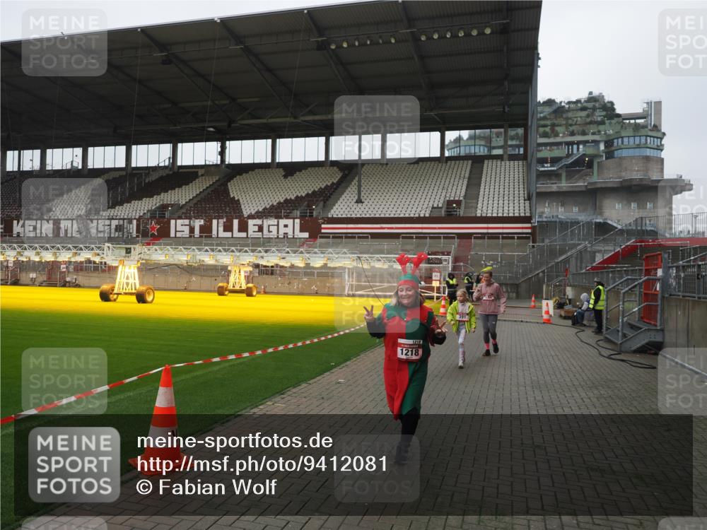 07.12.2025 - St. Pauli X-Mass-Run No. 15 Fabian Wolf http://msf.ph/oto/9412081 07.12.2025 11:15:23 Ziel 313, 391, 1218, 1282, 3133 meine-sportfotos.de