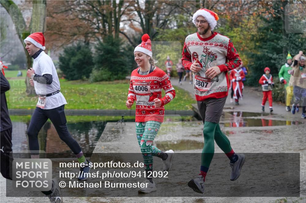 07.12.2025 - St. Pauli X-Mass-Run No. 15 Michael Burmester http://msf.ph/oto/9412092 07.12.2025 11:43:27 Laufen 423, 15, 4006, 15, 3807 meine-sportfotos.de