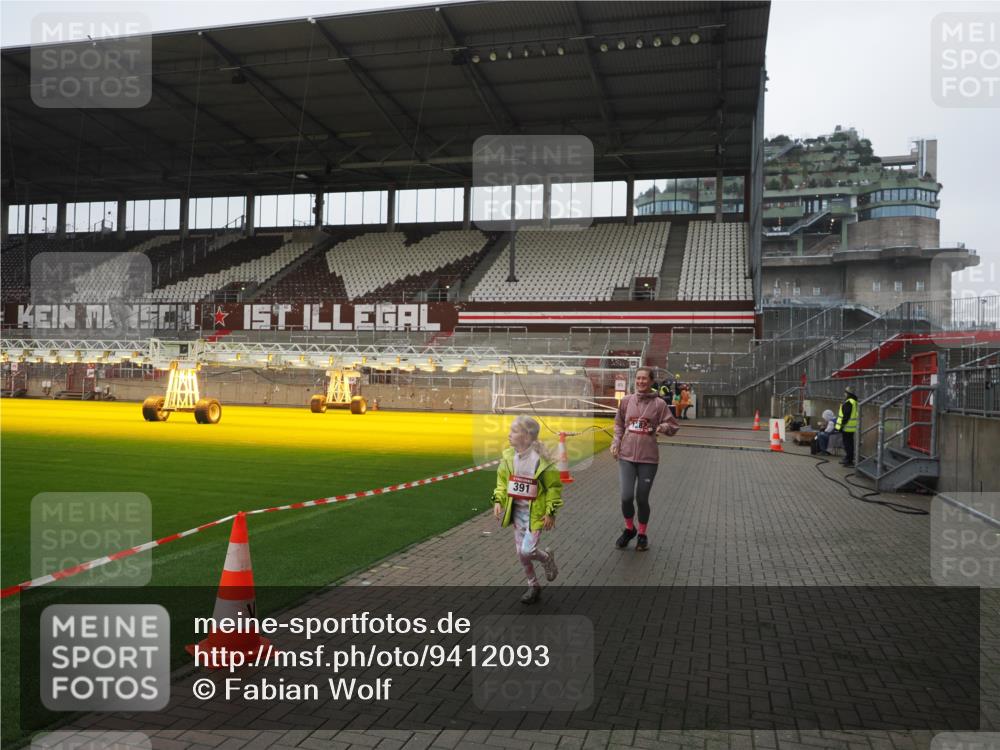 07.12.2025 - St. Pauli X-Mass-Run No. 15 Fabian Wolf http://msf.ph/oto/9412093 07.12.2025 11:15:25 Ziel 391, 1218, 1282, 3133 meine-sportfotos.de
