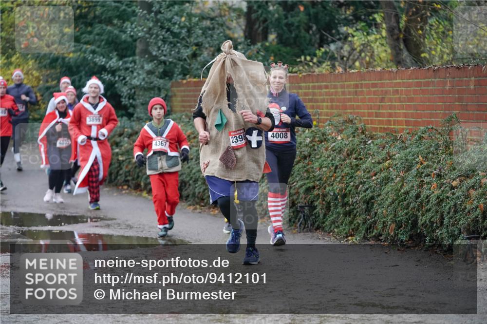 07.12.2025 - St. Pauli X-Mass-Run No. 15 Michael Burmester http://msf.ph/oto/9412101 07.12.2025 11:43:29 Laufen 89, 4035, 3899, 4367, 2398, 4008 meine-sportfotos.de