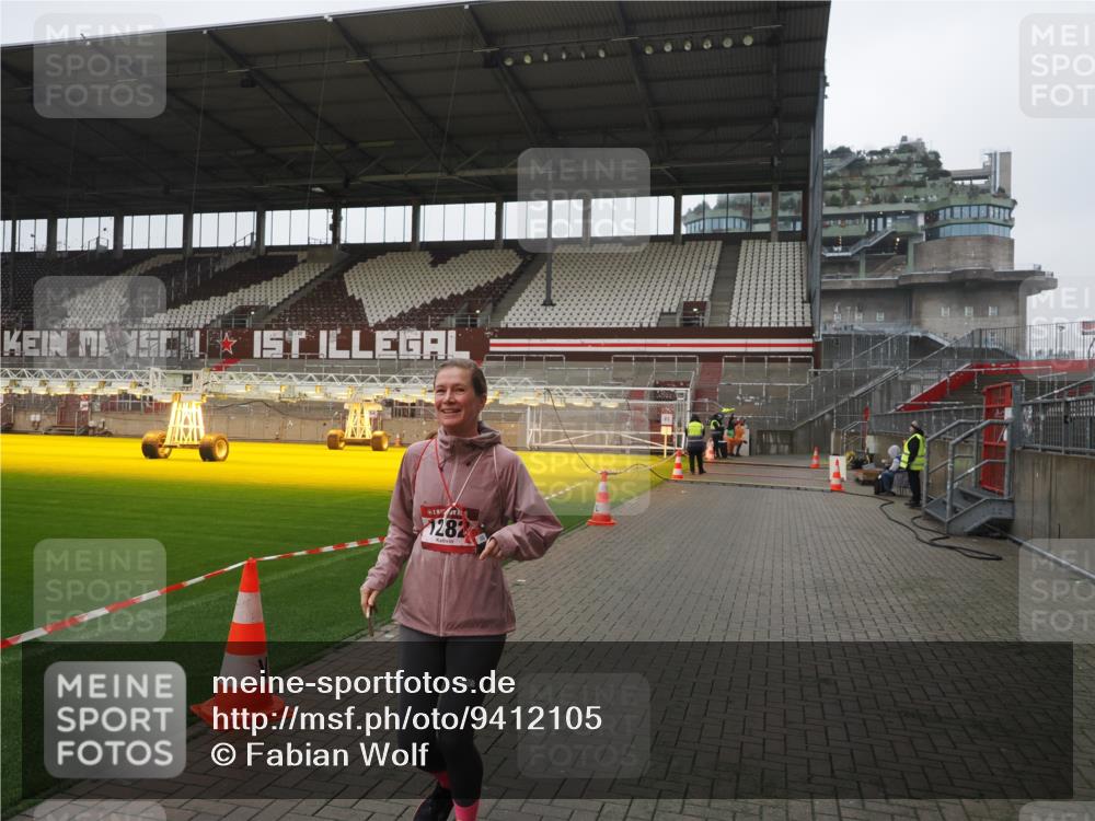 07.12.2025 - St. Pauli X-Mass-Run No. 15 Fabian Wolf http://msf.ph/oto/9412105 07.12.2025 11:15:27 Ziel 391, 1218, 1282 meine-sportfotos.de