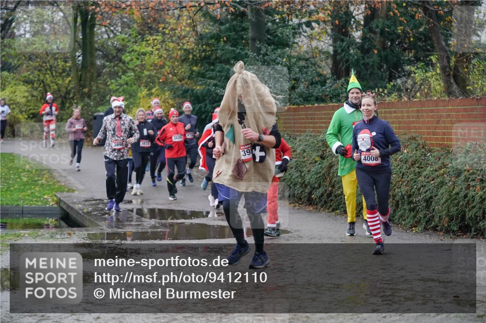 07.12.2025 - St. Pauli X-Mass-Run No. 15 Michael Burmester http://msf.ph/oto/9412110 07.12.2025 11:43:30 Laufen 3898, 3833, 3689, 479, 39, 4008 meine-sportfotos.de