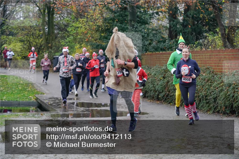 07.12.2025 - St. Pauli X-Mass-Run No. 15 Michael Burmester http://msf.ph/oto/9412113 07.12.2025 11:43:30 Laufen 3898, 3833, 3614, 398, 4008 meine-sportfotos.de