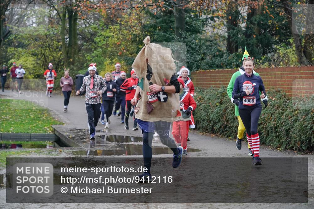 07.12.2025 - St. Pauli X-Mass-Run No. 15 Michael Burmester http://msf.ph/oto/9412116 07.12.2025 11:43:30 Laufen 3898, 3811, 2398, 899, 4008 meine-sportfotos.de