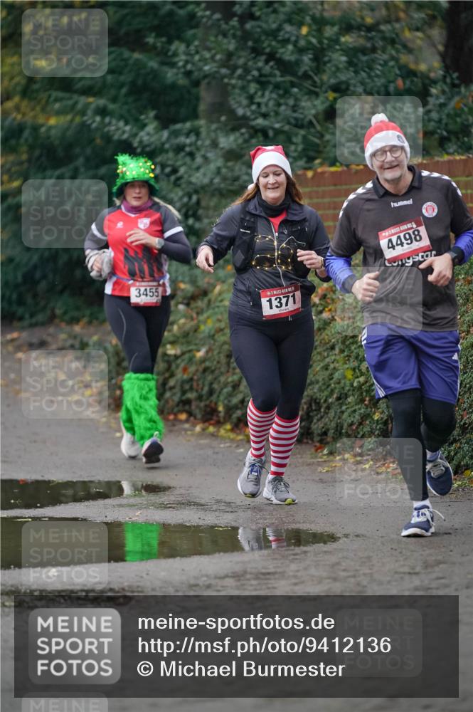 07.12.2025 - St. Pauli X-Mass-Run No. 15 Michael Burmester http://msf.ph/oto/9412136 07.12.2025 10:01:02 Laufen 3455, 15, 1371, 4498 meine-sportfotos.de