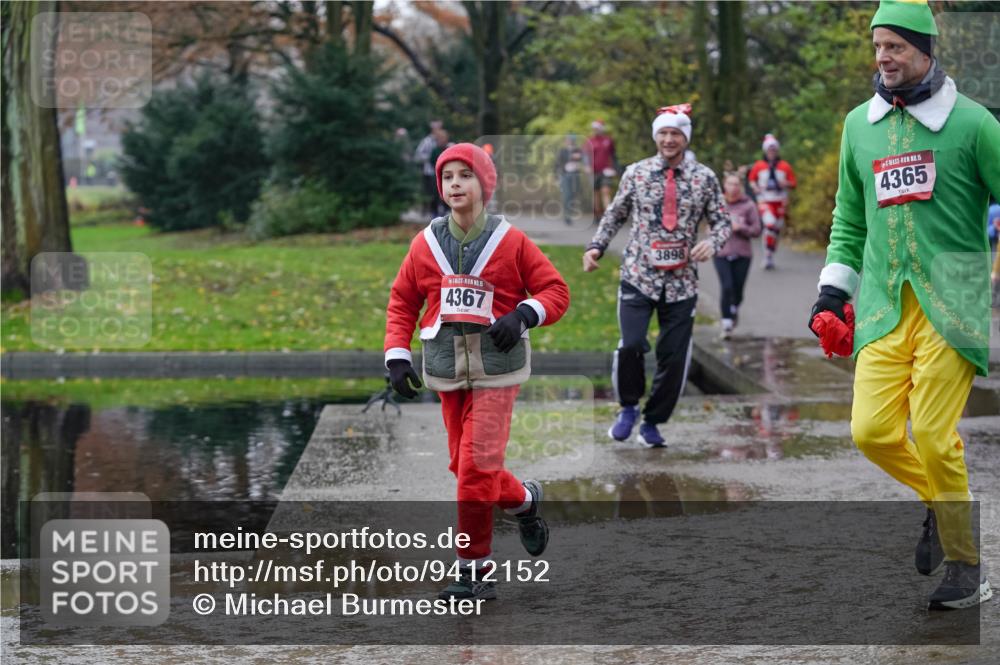 07.12.2025 - St. Pauli X-Mass-Run No. 15 Michael Burmester http://msf.ph/oto/9412152 07.12.2025 11:43:33 Laufen 15, 4367, 3898, 15, 4365 meine-sportfotos.de