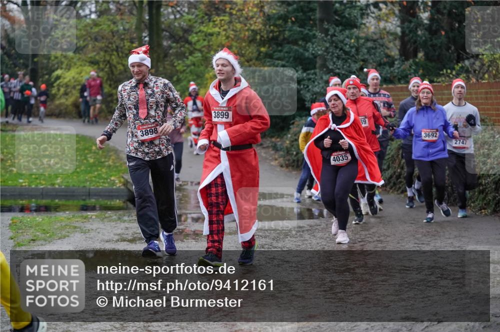 07.12.2025 - St. Pauli X-Mass-Run No. 15 Michael Burmester http://msf.ph/oto/9412161 07.12.2025 11:43:34 Laufen 3898, 314, 3899, 4035, 39, 3692, 2747 meine-sportfotos.de