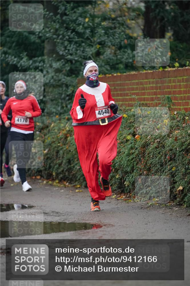 07.12.2025 - St. Pauli X-Mass-Run No. 15 Michael Burmester http://msf.ph/oto/9412166 07.12.2025 10:01:08 Laufen 4170, 5, 4540 meine-sportfotos.de