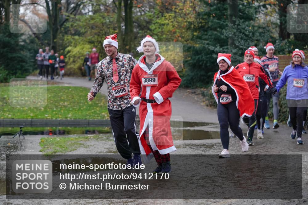 07.12.2025 - St. Pauli X-Mass-Run No. 15 Michael Burmester http://msf.ph/oto/9412170 07.12.2025 11:43:34 Laufen 3898, 15, 3899, 4035, 3689, 4743, 3692 meine-sportfotos.de