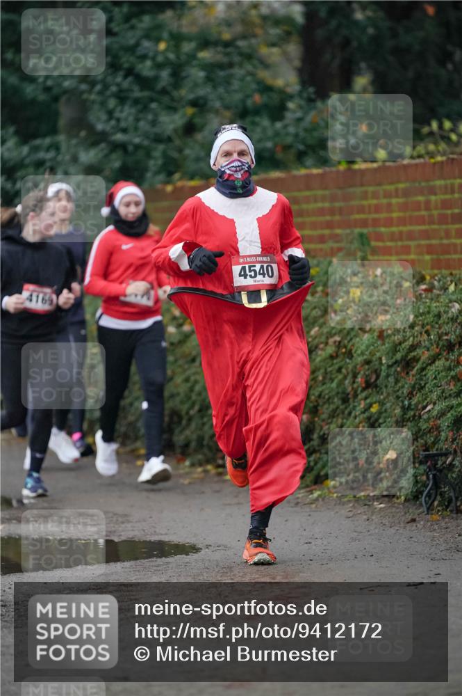 07.12.2025 - St. Pauli X-Mass-Run No. 15 Michael Burmester http://msf.ph/oto/9412172 07.12.2025 10:01:09 Laufen 4169, 5, 4540 meine-sportfotos.de