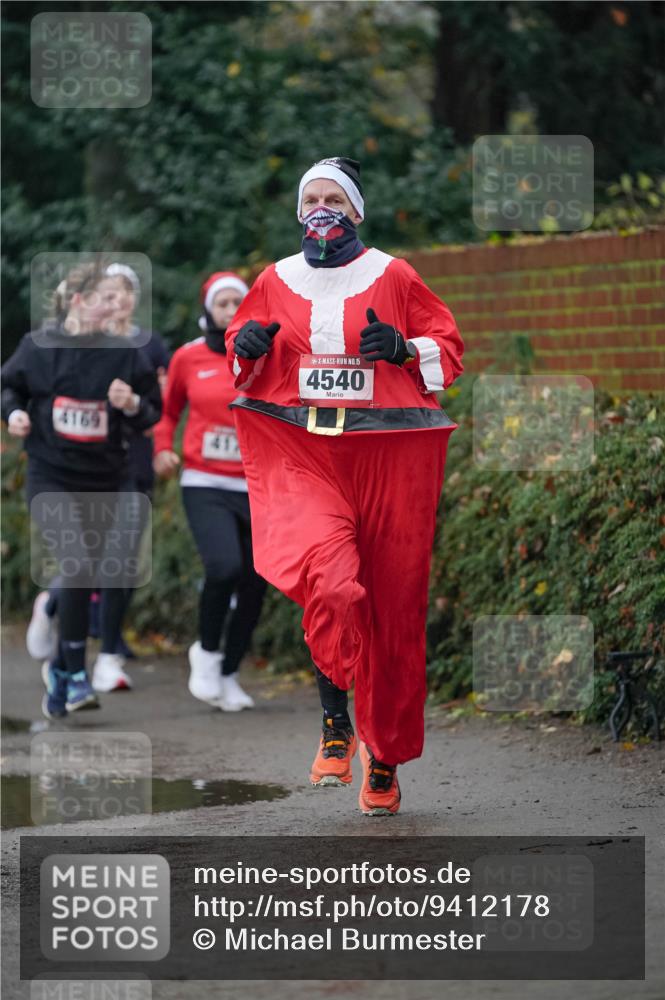 07.12.2025 - St. Pauli X-Mass-Run No. 15 Michael Burmester http://msf.ph/oto/9412178 07.12.2025 10:01:09 Laufen 4169, 417, 15, 4540 meine-sportfotos.de