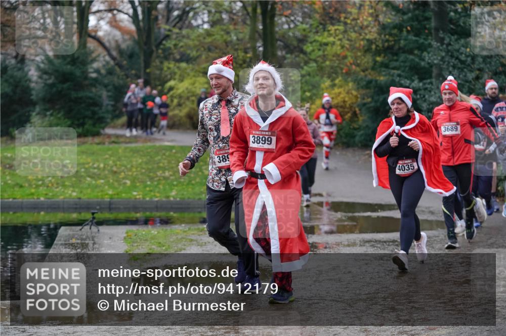 07.12.2025 - St. Pauli X-Mass-Run No. 15 Michael Burmester http://msf.ph/oto/9412179 07.12.2025 11:43:35 Laufen 389, 15, 3899, 4035, 3689 meine-sportfotos.de