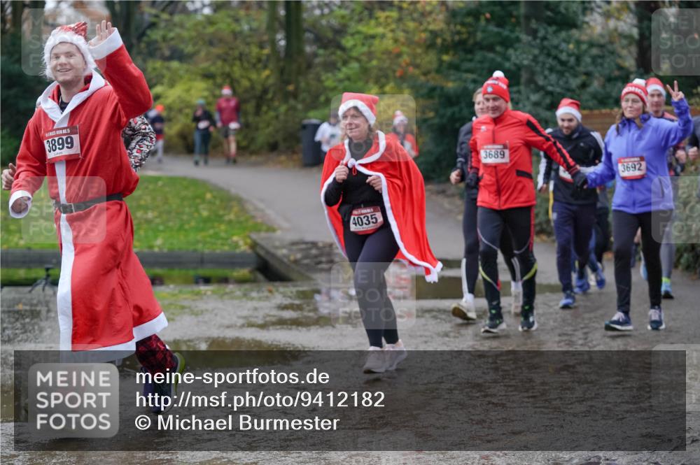 07.12.2025 - St. Pauli X-Mass-Run No. 15 Michael Burmester http://msf.ph/oto/9412182 07.12.2025 11:43:35 Laufen 15, 3899, 4035, 3689, 3692 meine-sportfotos.de