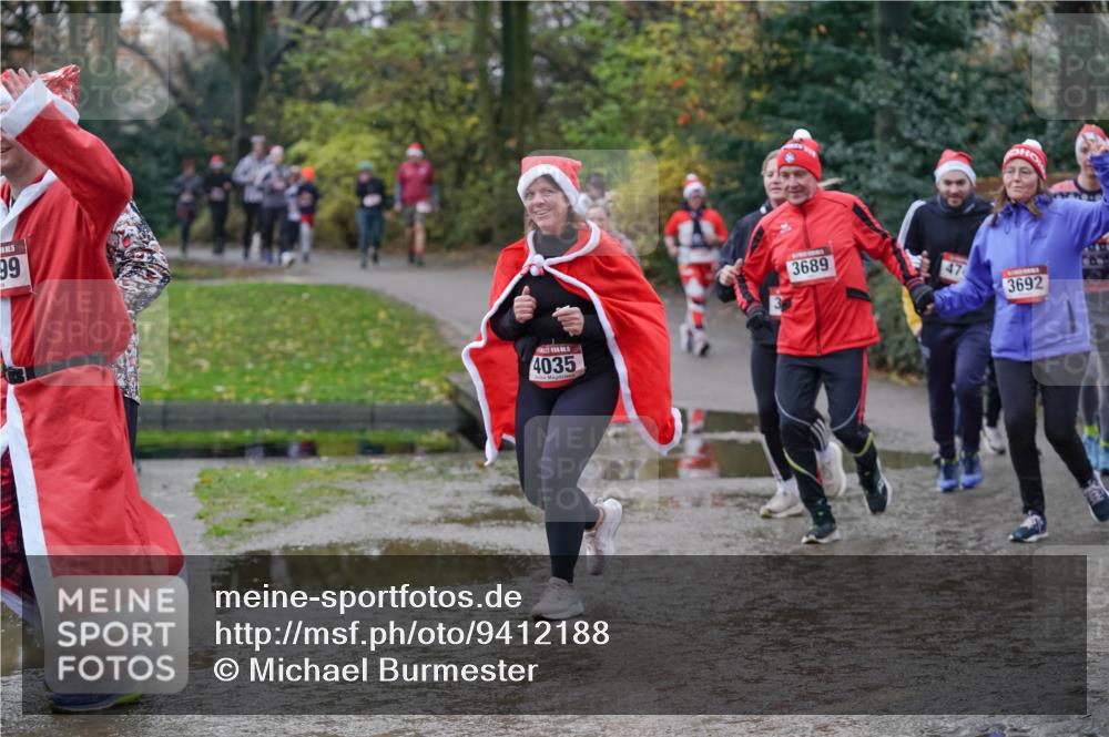 07.12.2025 - St. Pauli X-Mass-Run No. 15 Michael Burmester http://msf.ph/oto/9412188 07.12.2025 11:43:35 Laufen 99, 4035, 3689, 47, 3692 meine-sportfotos.de