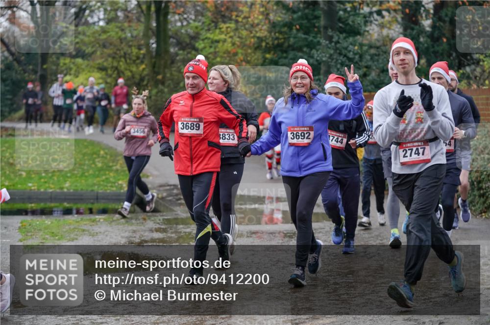 07.12.2025 - St. Pauli X-Mass-Run No. 15 Michael Burmester http://msf.ph/oto/9412200 07.12.2025 11:43:36 Laufen 3456, 69, 3689, 833, 15, 3692, 744, 5, 2747, 54 meine-sportfotos.de
