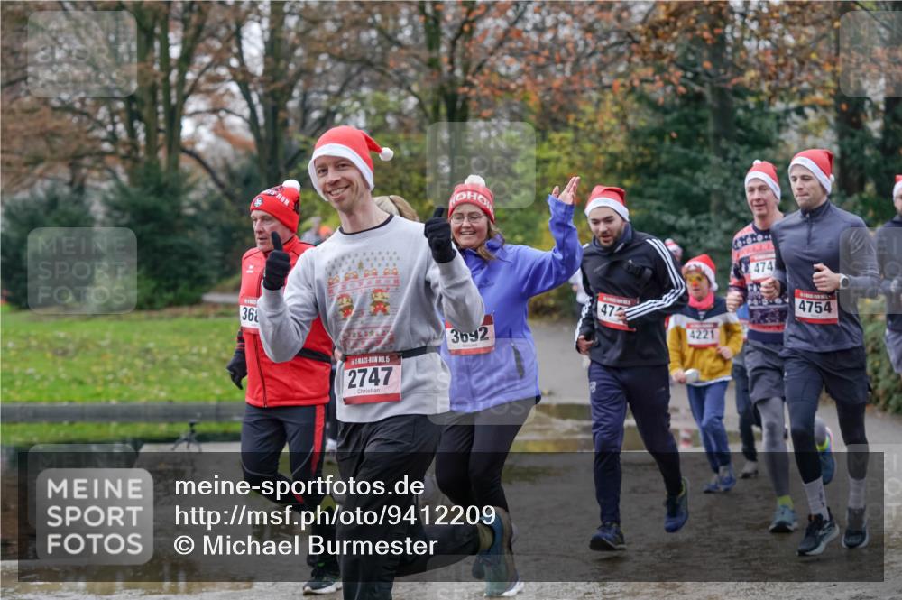 07.12.2025 - St. Pauli X-Mass-Run No. 15 Michael Burmester http://msf.ph/oto/9412209 07.12.2025 11:43:37 Laufen 36, 1221, 15, 2747, 3692, 474, 4221, 474, 4754 meine-sportfotos.de