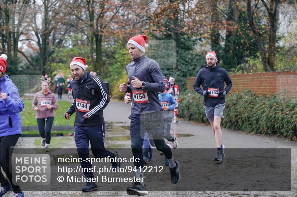 07.12.2025 - St. Pauli X-Mass-Run No. 15 Michael Burmester http://msf.ph/oto/9412212 07.12.2025 11:43:38 Laufen 3456, 15, 4744, 15, 4754, 224, 4753 meine-sportfotos.de