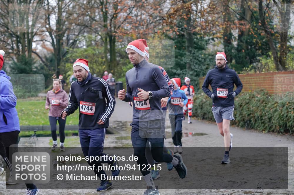 07.12.2025 - St. Pauli X-Mass-Run No. 15 Michael Burmester http://msf.ph/oto/9412215 07.12.2025 11:43:38 Laufen 15, 4744, 4754, 4224, 4753 meine-sportfotos.de